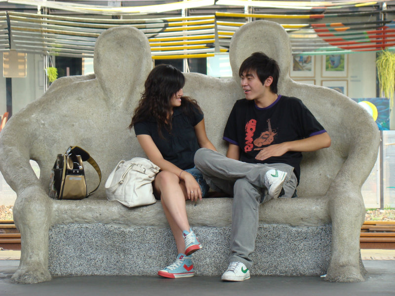 台灣鐵路旅遊攝影台中火車站月台景物篇公共藝術-大同國小美術班-偶然與巧合-II區攝影照片383