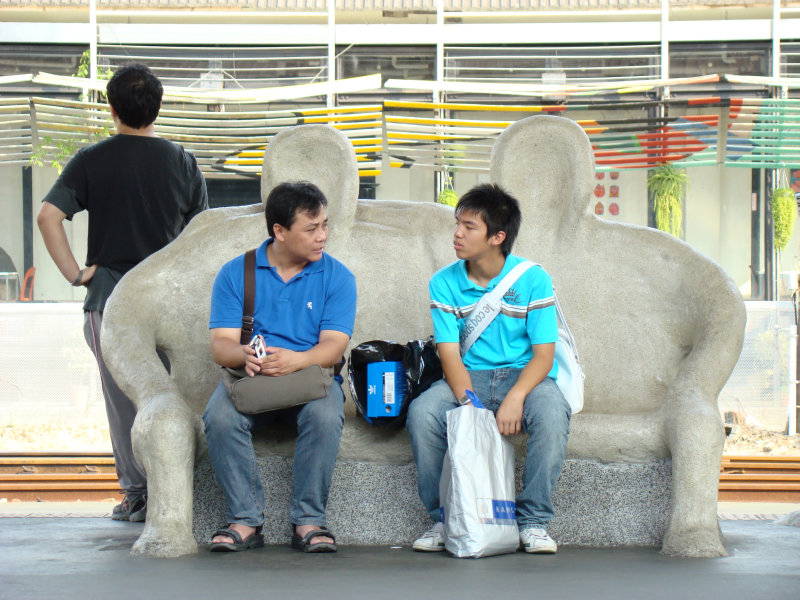 台灣鐵路旅遊攝影台中火車站月台景物篇公共藝術-大同國小美術班-偶然與巧合-I區攝影照片85