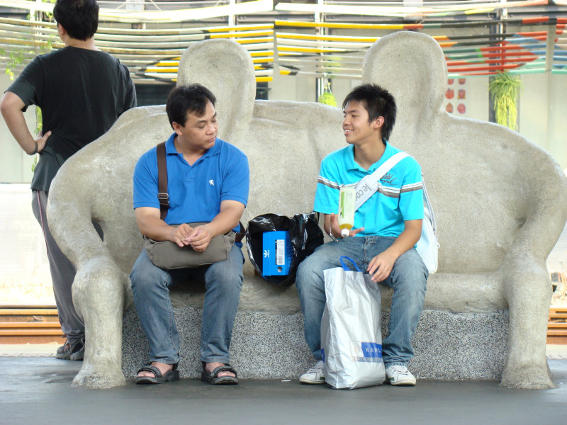 台灣鐵路旅遊攝影台中火車站月台景物篇公共藝術-大同國小美術班-偶然與巧合-I區攝影照片87