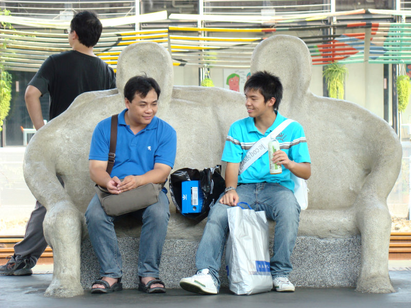 台灣鐵路旅遊攝影台中火車站月台景物篇公共藝術-大同國小美術班-偶然與巧合-I區攝影照片92