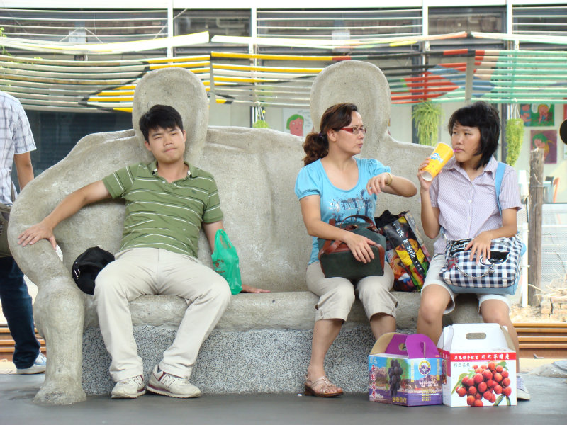 台灣鐵路旅遊攝影台中火車站月台景物篇公共藝術-大同國小美術班-偶然與巧合-I區攝影照片103