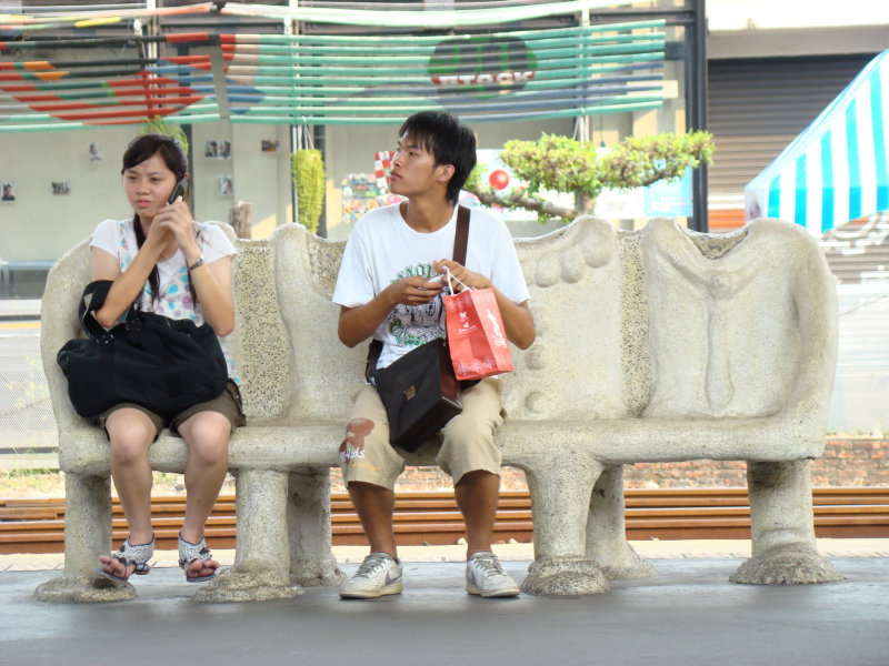 台灣鐵路旅遊攝影台中火車站月台景物篇公共藝術-大同國小美術班-偶然與巧合-I區攝影照片108