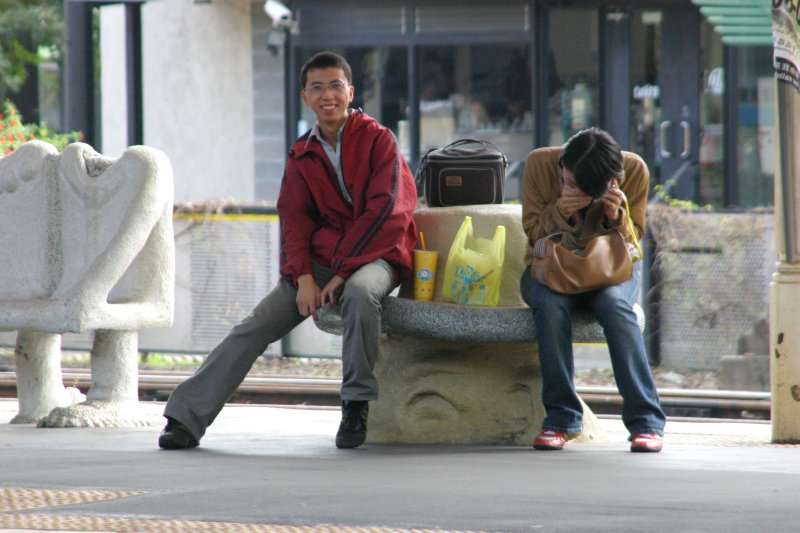 台灣鐵路旅遊攝影台中火車站月台景物篇公共藝術-大同國小美術班-巨人攝影照片73