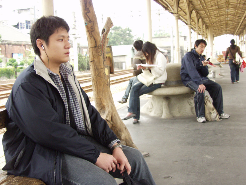台灣鐵路旅遊攝影台中火車站月台景物篇公共藝術-大同國小美術班-巨人攝影照片126