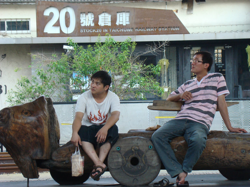台灣鐵路旅遊攝影台中火車站月台景物篇公共藝術-李俊陽攝影照片19