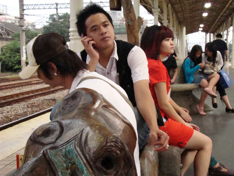 台灣鐵路旅遊攝影台中火車站月台景物篇公共藝術-李俊陽攝影照片38