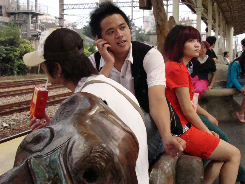 台灣鐵路旅遊攝影台中火車站月台景物篇公共藝術-李俊陽攝影照片39