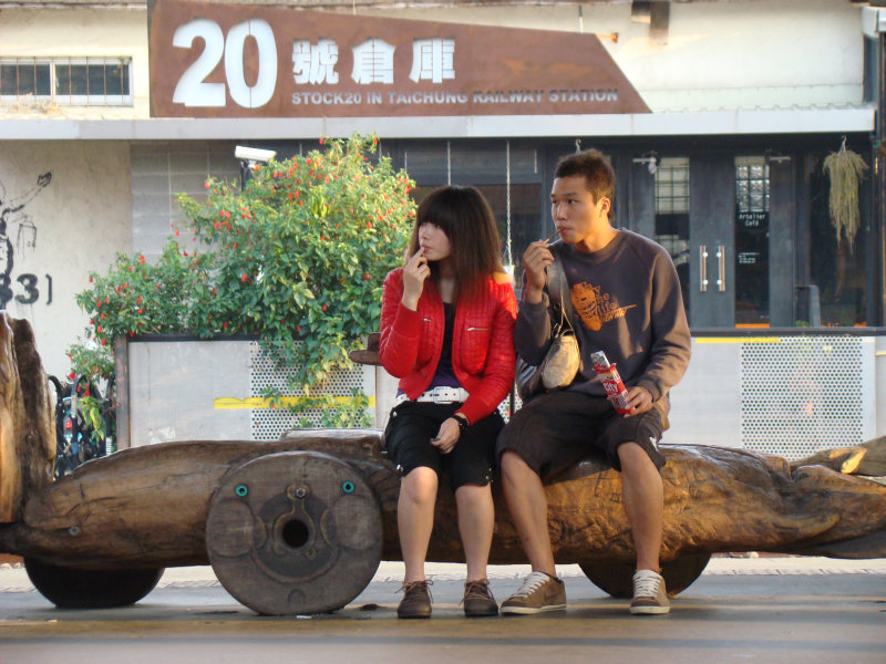 台灣鐵路旅遊攝影台中火車站月台景物篇公共藝術-李俊陽攝影照片85