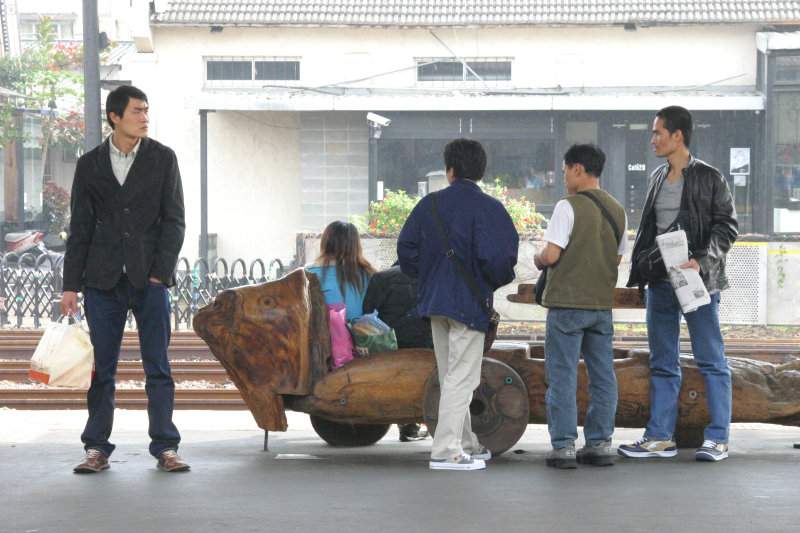 台灣鐵路旅遊攝影台中火車站月台景物篇公共藝術-李俊陽攝影照片142