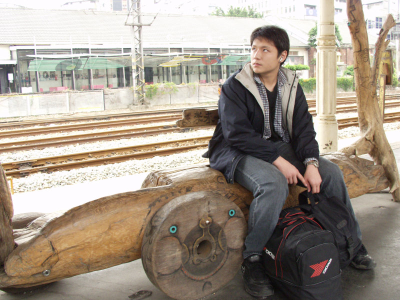 台灣鐵路旅遊攝影台中火車站月台景物篇公共藝術-李俊陽攝影照片154