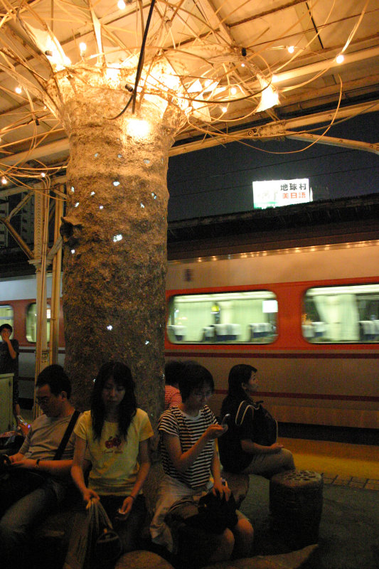 台灣鐵路旅遊攝影台中火車站月台景物篇公共藝術-李朝倉-菩提樹攝影照片26