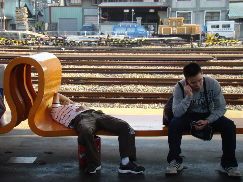 台灣鐵路旅遊攝影台中火車站月台景物篇公共藝術-林文海-藝術光環攝影照片9