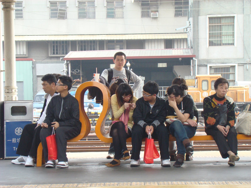 台灣鐵路旅遊攝影台中火車站月台景物篇公共藝術-林文海-藝術光環攝影照片11