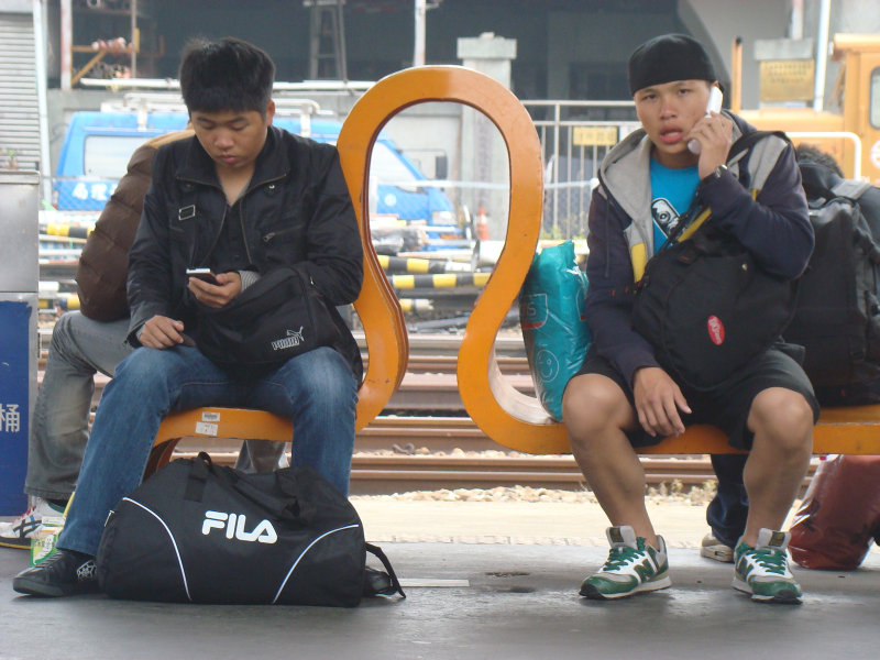 台灣鐵路旅遊攝影台中火車站月台景物篇公共藝術-林文海-藝術光環攝影照片12