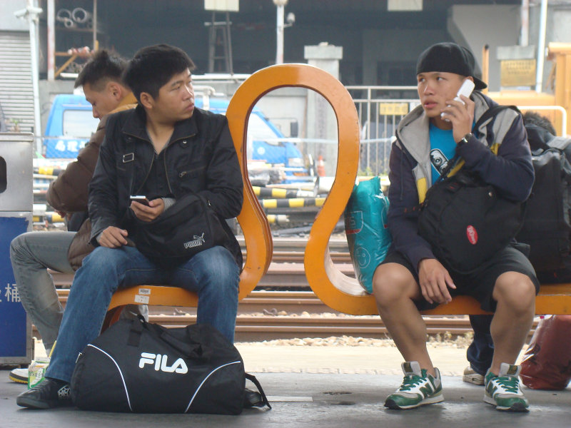 台灣鐵路旅遊攝影台中火車站月台景物篇公共藝術-林文海-藝術光環攝影照片13