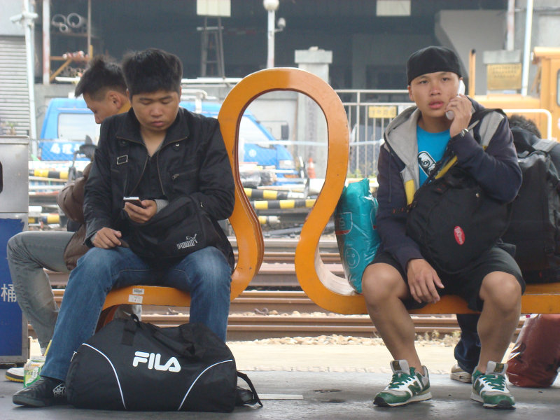 台灣鐵路旅遊攝影台中火車站月台景物篇公共藝術-林文海-藝術光環攝影照片14