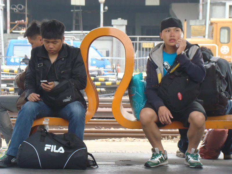台灣鐵路旅遊攝影台中火車站月台景物篇公共藝術-林文海-藝術光環攝影照片15