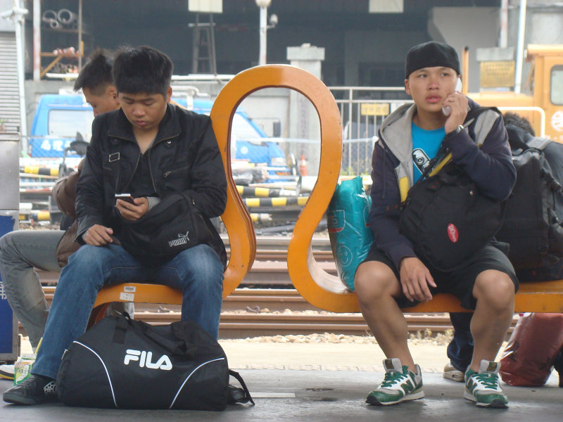 台灣鐵路旅遊攝影台中火車站月台景物篇公共藝術-林文海-藝術光環攝影照片16