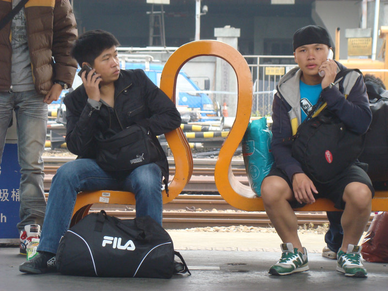 台灣鐵路旅遊攝影台中火車站月台景物篇公共藝術-林文海-藝術光環攝影照片17