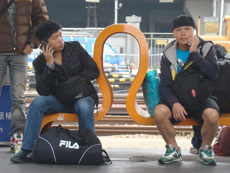 台灣鐵路旅遊攝影台中火車站月台景物篇公共藝術-林文海-藝術光環攝影照片18