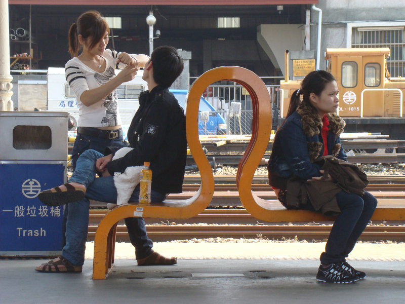 台灣鐵路旅遊攝影台中火車站月台景物篇公共藝術-林文海-藝術光環攝影照片30