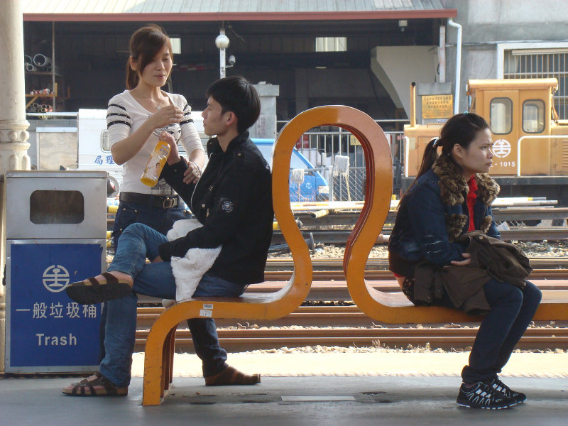 台灣鐵路旅遊攝影台中火車站月台景物篇公共藝術-林文海-藝術光環攝影照片31