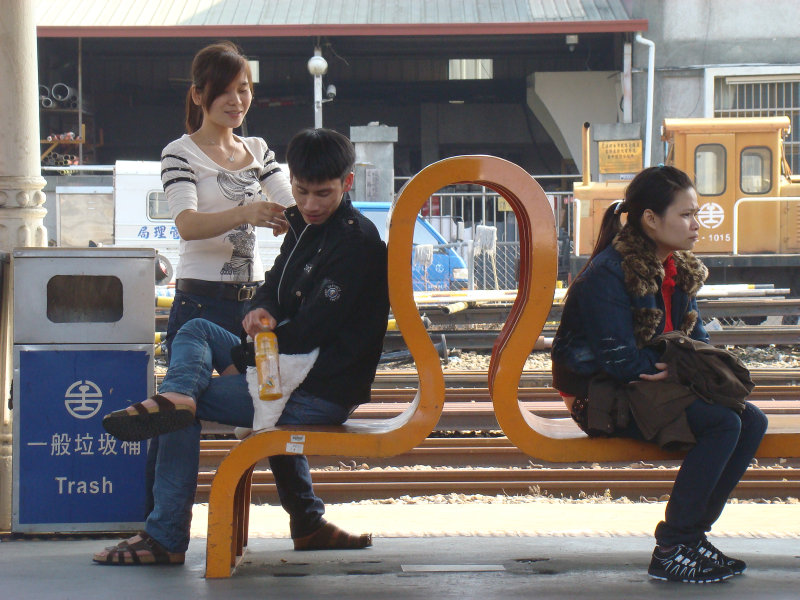 台灣鐵路旅遊攝影台中火車站月台景物篇公共藝術-林文海-藝術光環攝影照片32