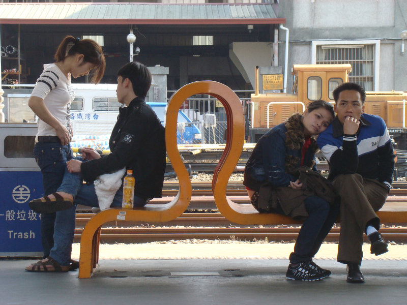 台灣鐵路旅遊攝影台中火車站月台景物篇公共藝術-林文海-藝術光環攝影照片35
