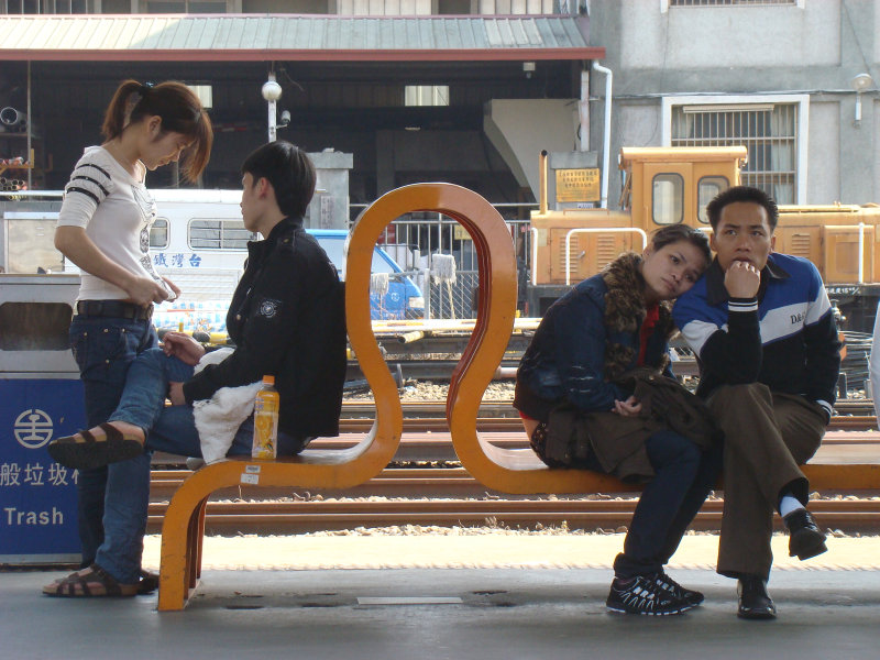 台灣鐵路旅遊攝影台中火車站月台景物篇公共藝術-林文海-藝術光環攝影照片36