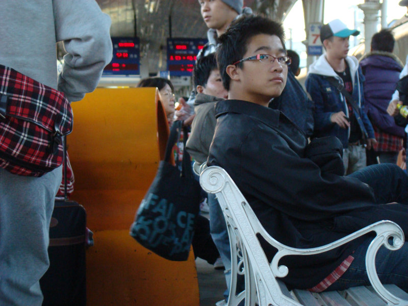 台灣鐵路旅遊攝影台中火車站月台景物篇公共藝術-林文海-藝術光環攝影照片40