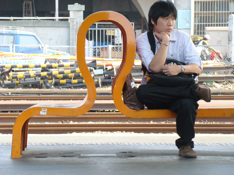 台灣鐵路旅遊攝影台中火車站月台景物篇公共藝術-林文海-藝術光環攝影照片42