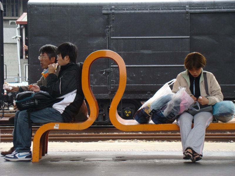 台灣鐵路旅遊攝影台中火車站月台景物篇公共藝術-林文海-藝術光環攝影照片43
