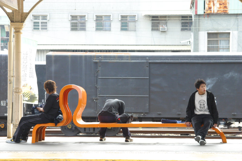 台灣鐵路旅遊攝影台中火車站月台景物篇公共藝術-林文海-藝術光環攝影照片46