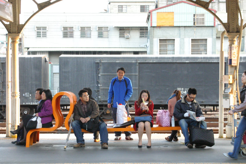台灣鐵路旅遊攝影台中火車站月台景物篇公共藝術-林文海-藝術光環攝影照片55