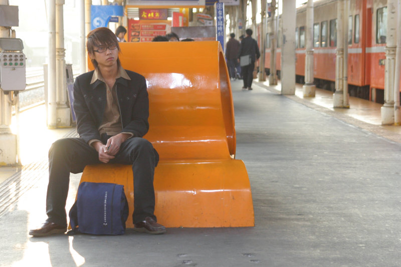 台灣鐵路旅遊攝影台中火車站月台景物篇公共藝術-林文海-藝術光環攝影照片59