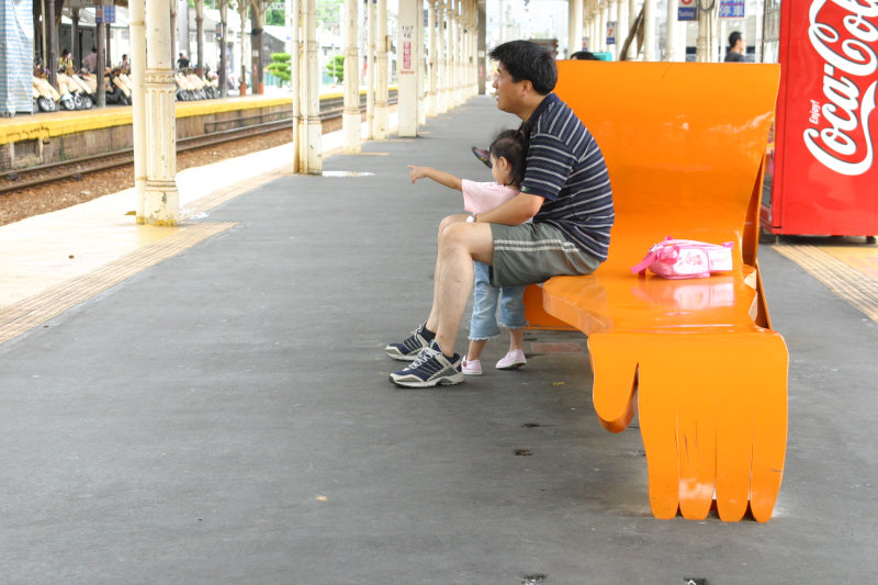 台灣鐵路旅遊攝影台中火車站月台景物篇公共藝術-林文海-藝術光環攝影照片62