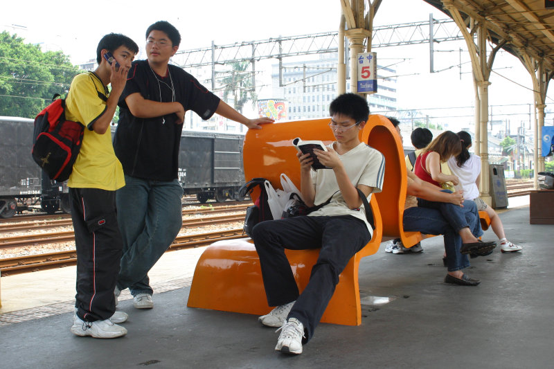 台灣鐵路旅遊攝影台中火車站月台景物篇公共藝術-林文海-藝術光環攝影照片65