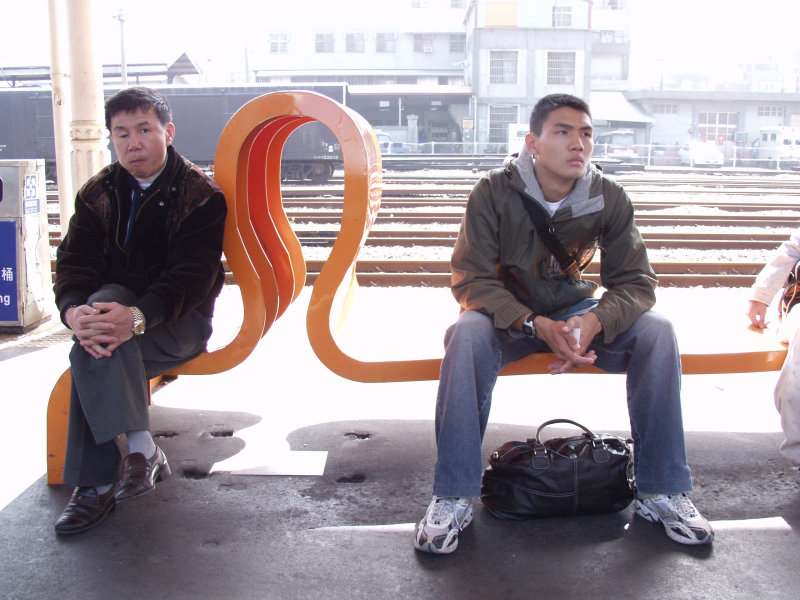 台灣鐵路旅遊攝影台中火車站月台景物篇公共藝術-林文海-藝術光環攝影照片83