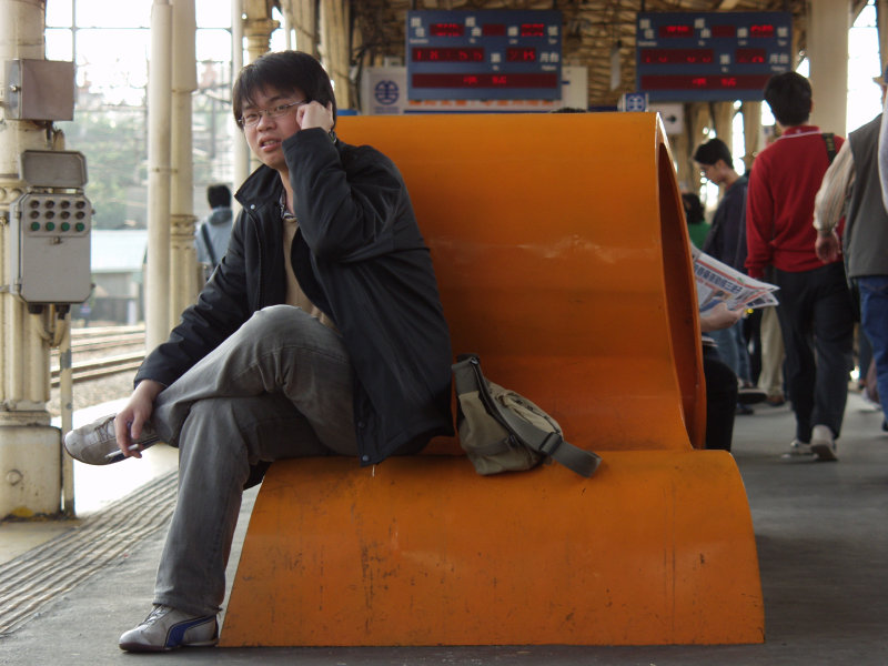 台灣鐵路旅遊攝影台中火車站月台景物篇公共藝術-林文海-藝術光環攝影照片90