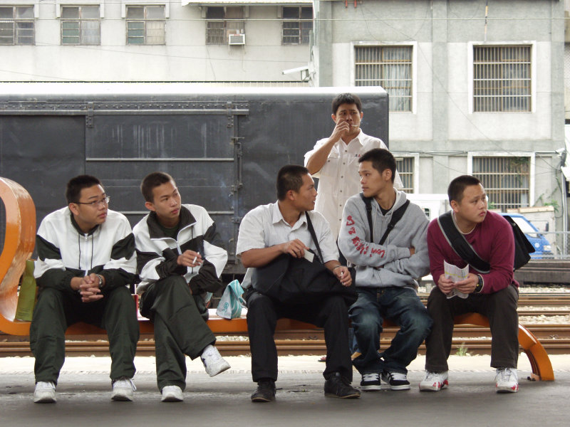 台灣鐵路旅遊攝影台中火車站月台景物篇公共藝術-林文海-藝術光環攝影照片102
