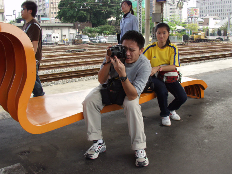 台灣鐵路旅遊攝影台中火車站月台景物篇公共藝術-林文海-藝術光環攝影照片103