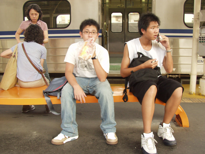 台灣鐵路旅遊攝影台中火車站月台景物篇公共藝術-林文海-藝術光環攝影照片109