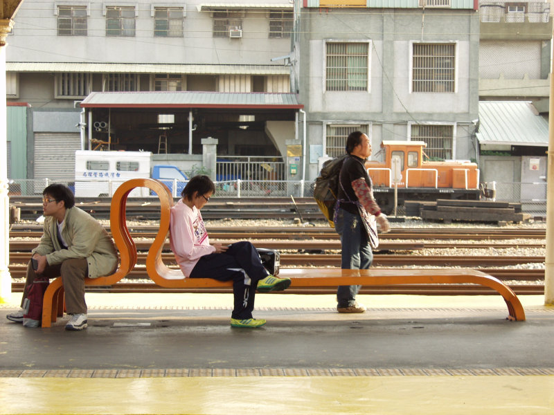 台灣鐵路旅遊攝影台中火車站月台景物篇公共藝術-林文海-藝術光環攝影照片116