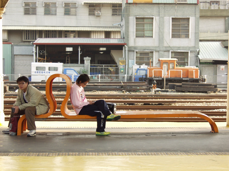 台灣鐵路旅遊攝影台中火車站月台景物篇公共藝術-林文海-藝術光環攝影照片117