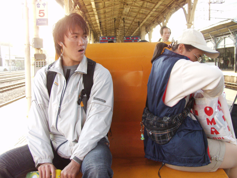 台灣鐵路旅遊攝影台中火車站月台景物篇公共藝術-林文海-藝術光環攝影照片119