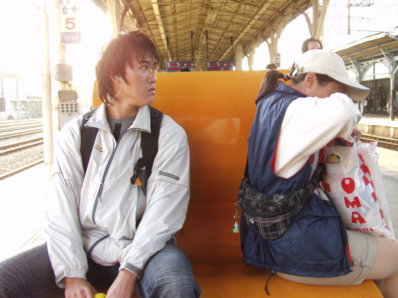 台灣鐵路旅遊攝影台中火車站月台景物篇公共藝術-林文海-藝術光環攝影照片121