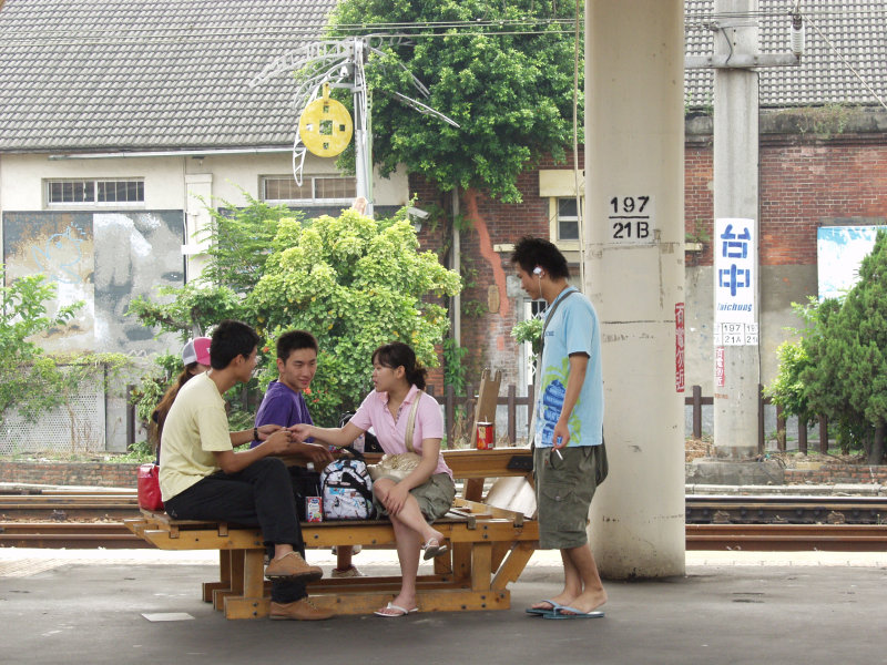 台灣鐵路旅遊攝影台中火車站月台景物篇公共藝術-林煌迪-阿貓一族攝影照片152