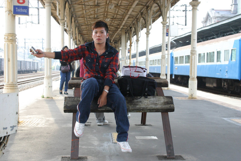 台灣鐵路旅遊攝影台中火車站月台景物篇公共藝術-林維訓-鐵道星情攝影照片10