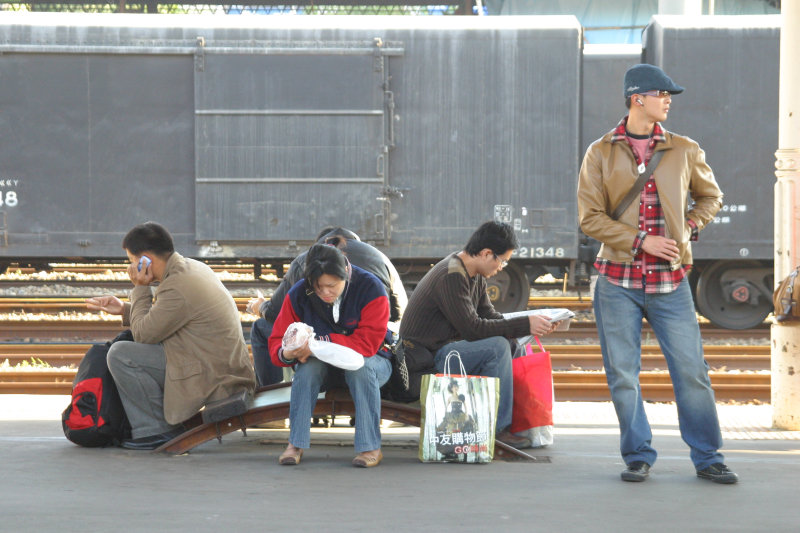 台灣鐵路旅遊攝影台中火車站月台景物篇公共藝術-林維訓-鐵道星情攝影照片12