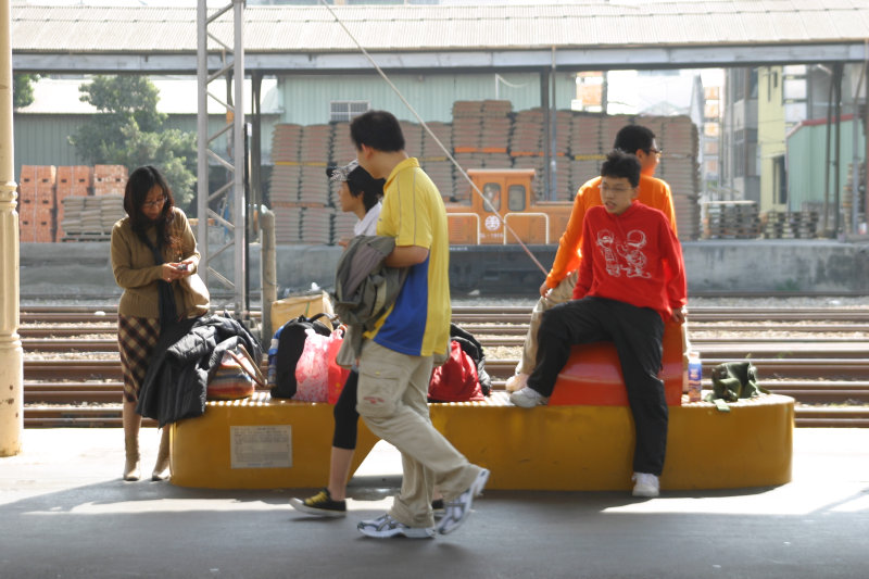台灣鐵路旅遊攝影台中火車站月台景物篇公共藝術-林維訓-鐵道星情攝影照片23